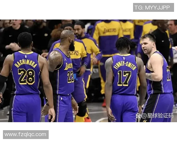 湖人主场迎战火箭期待逆转局势争夺季后赛席位的关键对决 湖人主场迎战火箭期待逆转局势争夺季后赛席位的关键对决